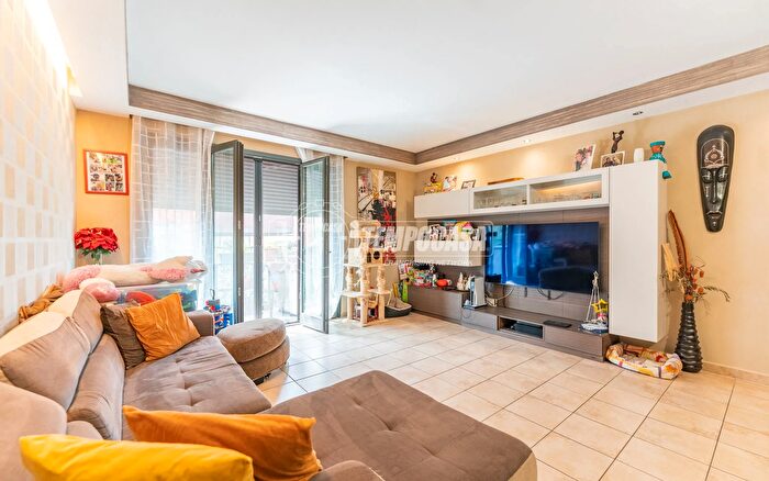 Appartamento quadrilocale in vendita in Via Alfredo Binda, Abbiategrasso