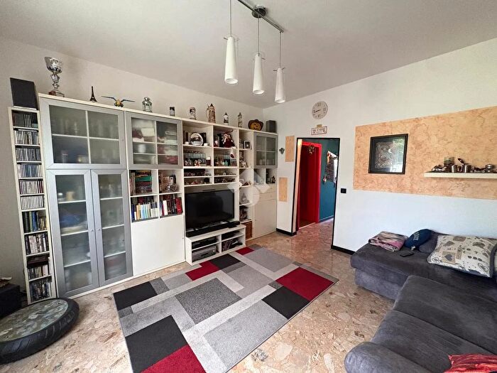 Appartamento trilocale in vendita in Via Agostino De Pretis, Milano