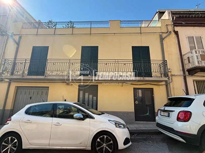 Appartamento con 5 locali in vendita in Località Pistunina, Messina