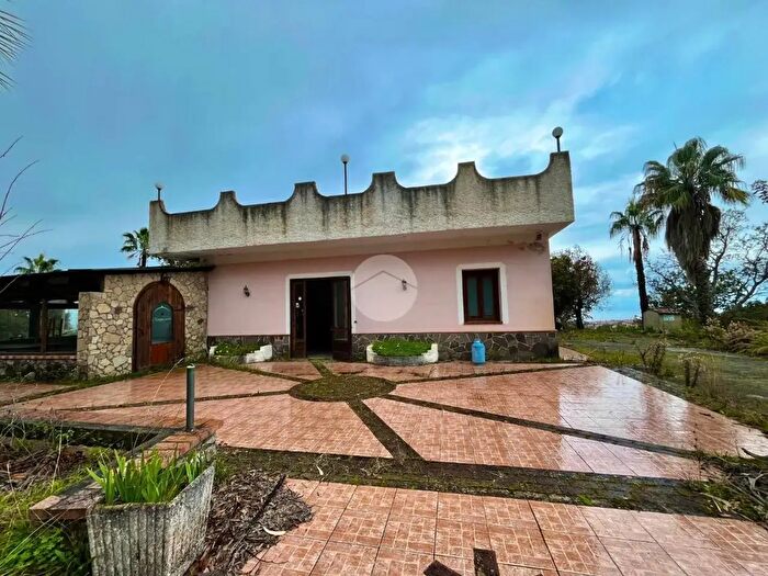Casa quadrilocale in vendita in Piano Grande, Scalea