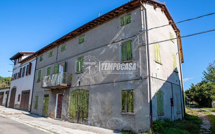 Appartamento con 6 locali in vendita in Via Ospitaletto, Marano Sul Panaro