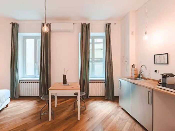 Appartamento monolocale in affitto in Via degli Artisti, Città Vecchia, Trieste