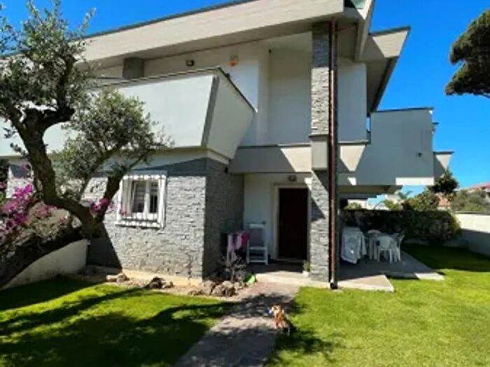 Casa quadrilocale in affitto in Via Letizia in Fiore, Anzio