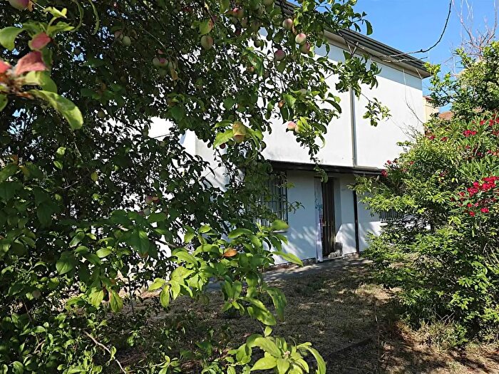 Casa con 10 locali in vendita in Conselice