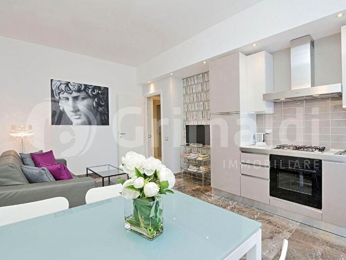 Appartamento bilocale in affitto in Via Innocenzo XI, Roma