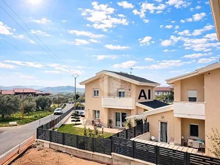 Casa trilocale in vendita in Contrada Lupinello, Luzzi