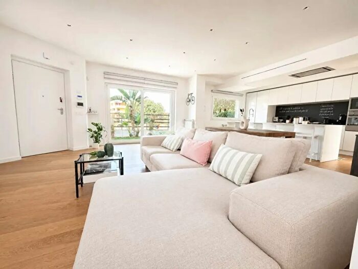 Casa quadrilocale in vendita in Via Siracusa, Montalto Uffugo