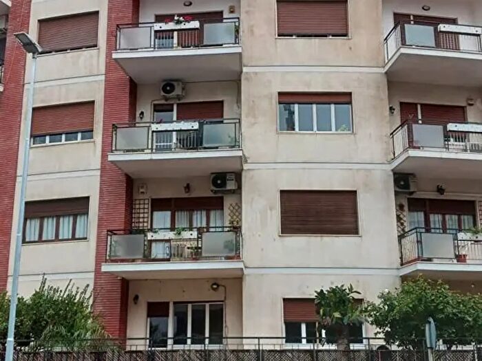 Appartamento quadrilocale in vendita in Viale Regina Elena, Messina