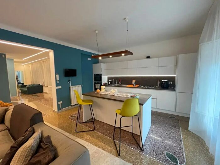 Appartamento quadrilocale in vendita in Taranto