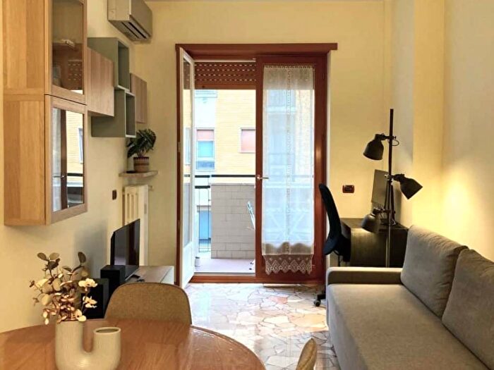 Appartamento bilocale in affitto in Via Giovanni da Procida, Sempione, Milano