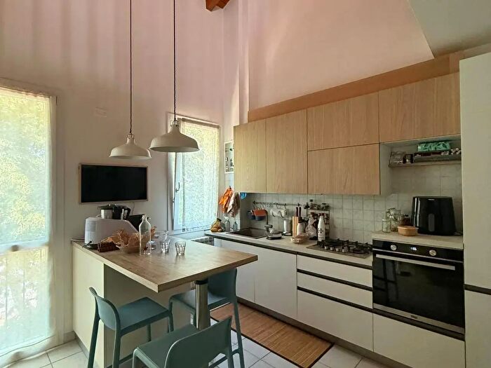 Appartamento trilocale in vendita in Via Camillo Guidelli, Modena