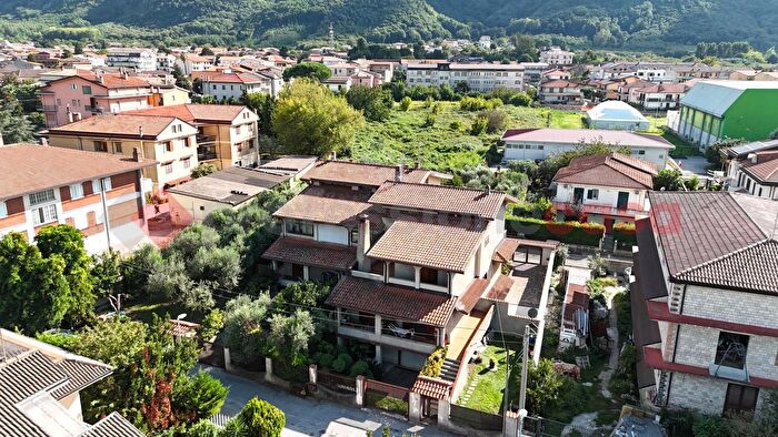 Casa con 16 locali in vendita in Via Macello, Cervinara