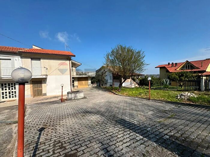 Casa con 6 locali in vendita in Contrada Madonna del Carmine, Lanciano