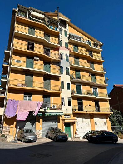 Appartamento con 8 locali in vendita in Via Inghilterra, Favara