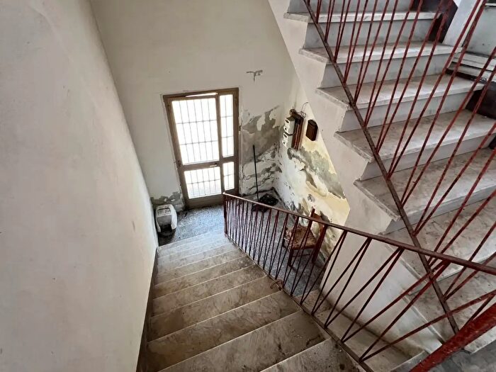 Casa con 14 locali in vendita in Ia Paolo Belmesseri, Massa