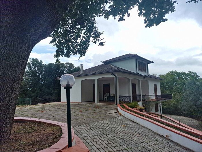 Casa con 6 locali in vendita in Località Fontanelle, Configni