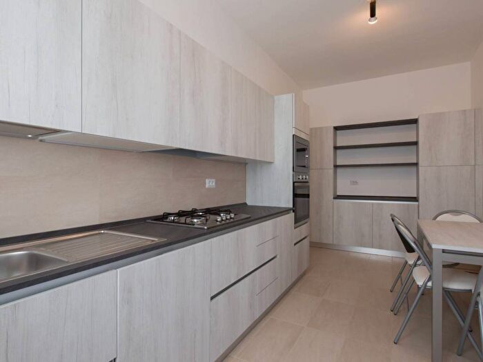 Appartamento con 5 locali in affitto in Via Giovanni Battista Bertini, Paolo Sarpi, Milano
