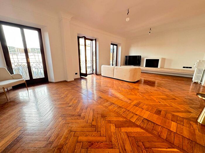 Appartamento quadrilocale in affitto in Via Pontaccio, Brera, Milano