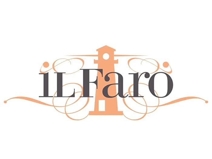 Casa con 8 locali in vendita in Camaiore