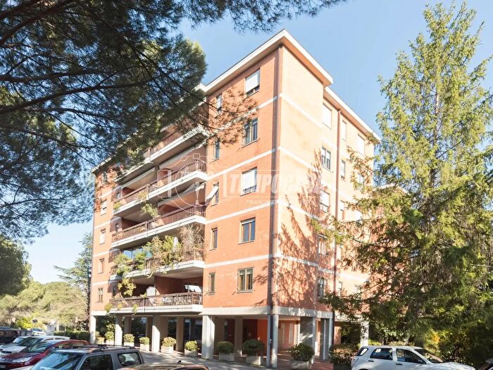 Appartamento quadrilocale in vendita in Strada Pian della Genna, Perugia