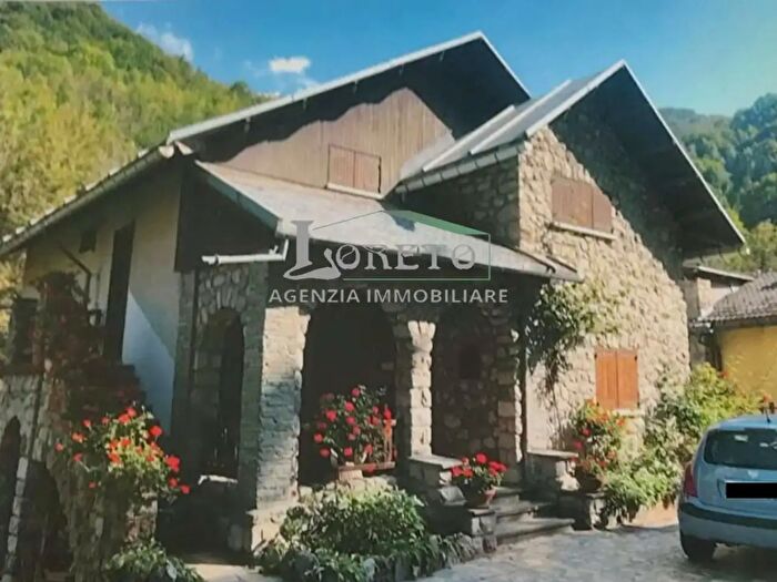 Casa con 5 locali in vendita in Limone Piemonte