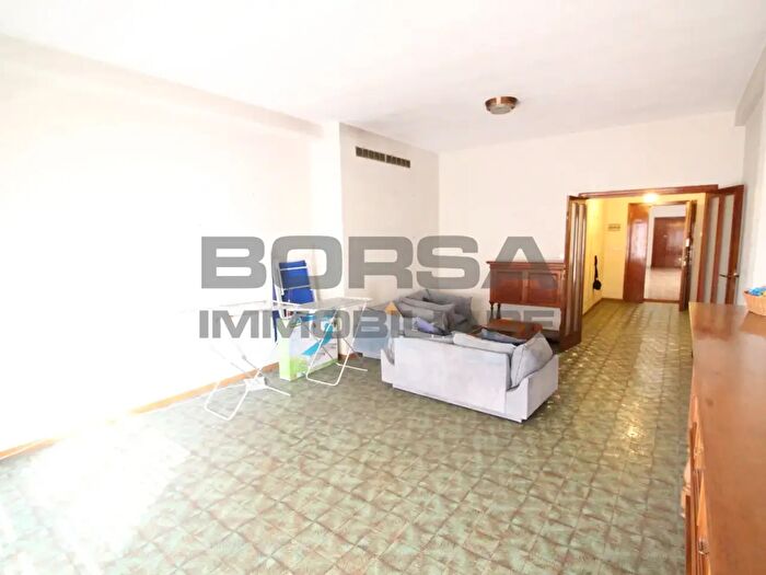 Appartamento con 5 locali in vendita in Via Montebello, Livorno