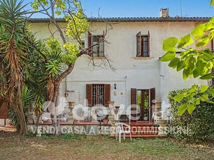 Casa con 6 locali in vendita in Via Salaria, Monsampolo Del Tronto