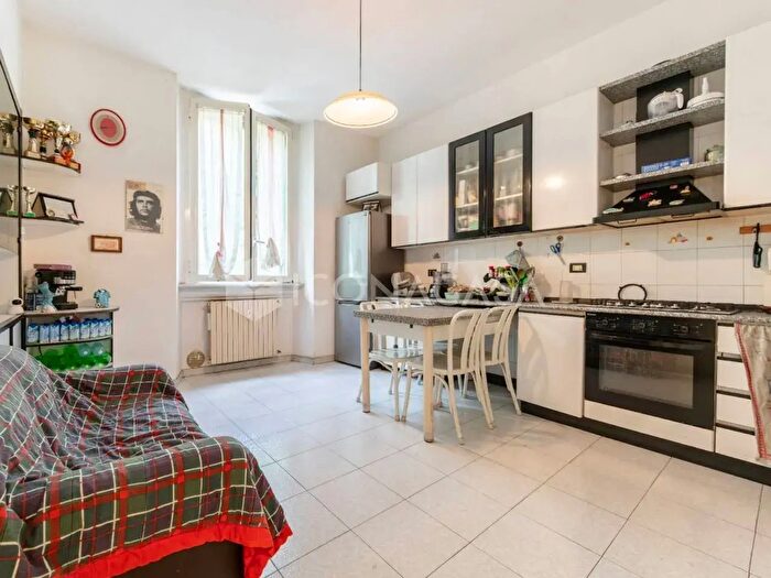 Appartamento trilocale in vendita in Via Cenisio, Milano