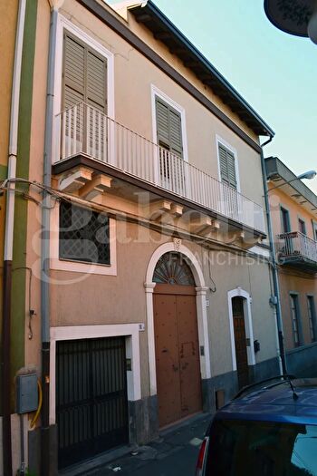 Appartamento con 10 locali in vendita in Via Armando Diaz, San Giovanni La Punta