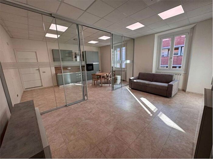 Appartamento trilocale in affitto in Via Morosini, Centro, Varese