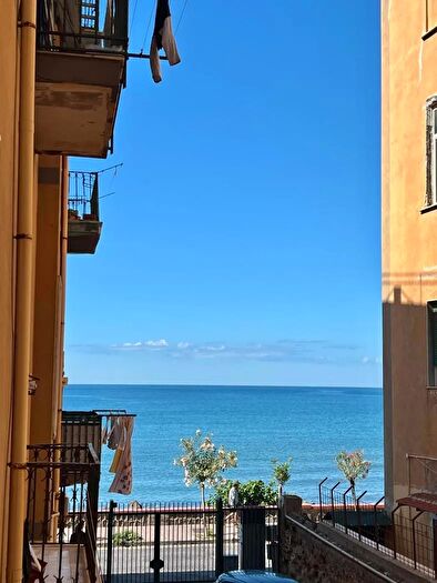 Appartamento con 5 locali in vendita in Via Napoli, Pozzuoli