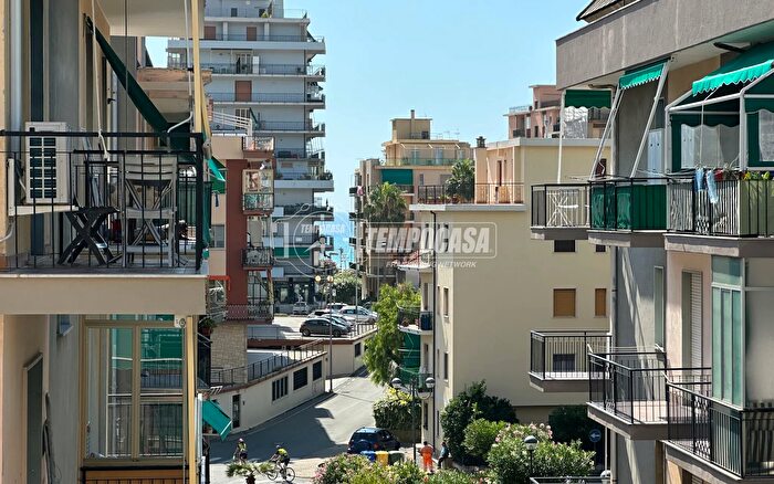 Appartamento trilocale in vendita in Via Tevere, Borghetto Santo Spirito