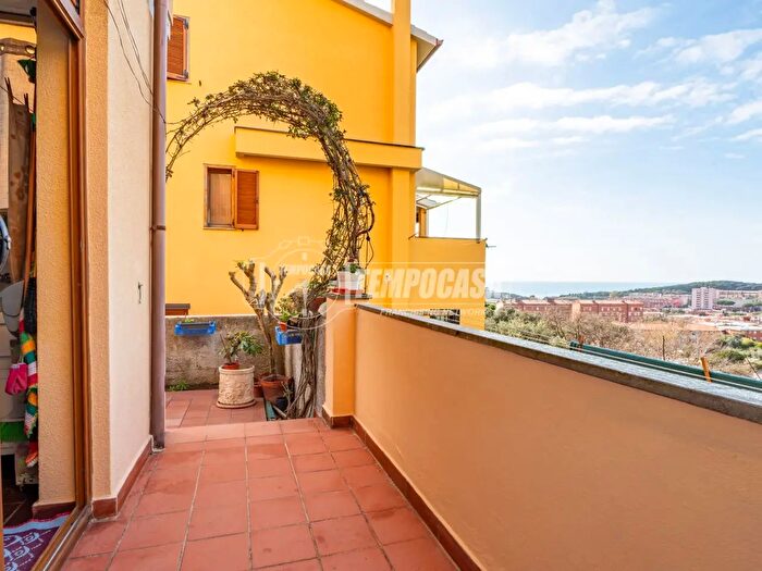 Appartamento quadrilocale in vendita in Via Tiziano, Piombino