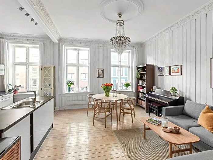 Appartamento quadrilocale in vendita in Via Sera, Brescia