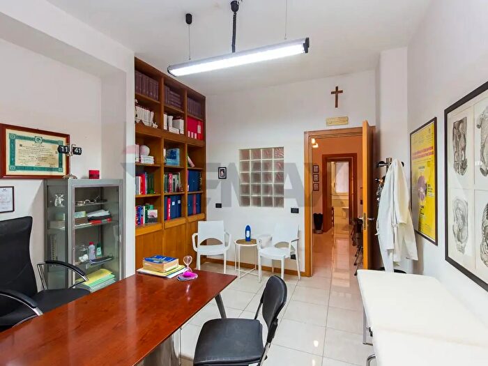 Appartamento trilocale in vendita in Via Umberto, Catania