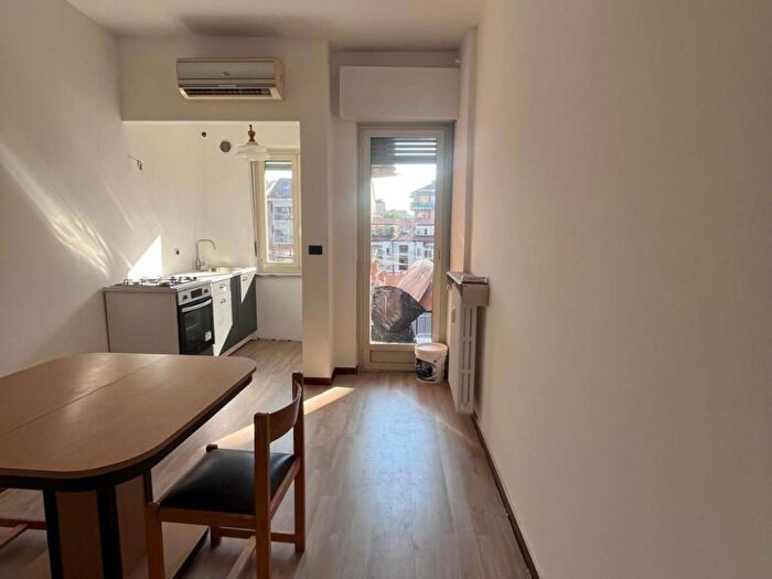 Appartamento trilocale in affitto in Via Fabbriche, San Paolo, Torino