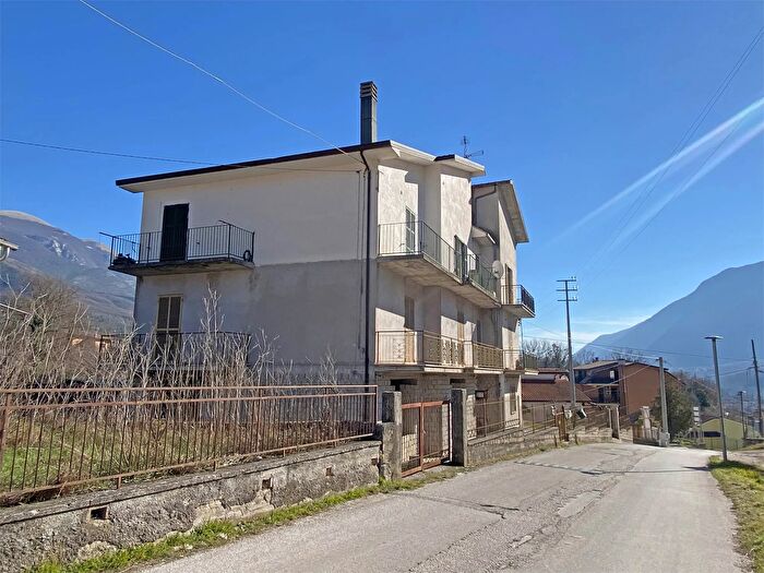 Appartamento quadrilocale in vendita in Balsorano