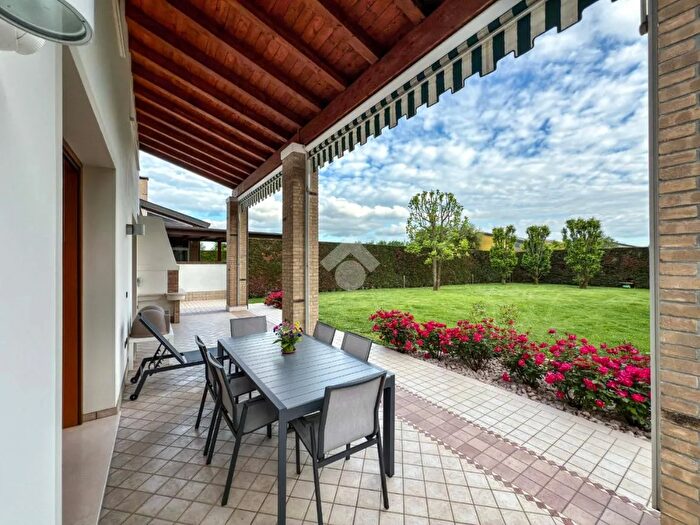 Casa quadrilocale in vendita in Via dei Cavinelli, Pianiga