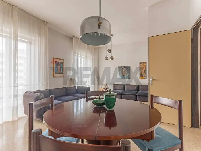 Appartamento quadrilocale in affitto in Via Troisi, Bari