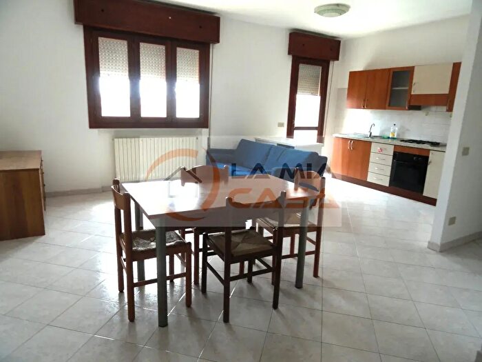 Appartamento trilocale in affitto in Via Verdi, Legnaro