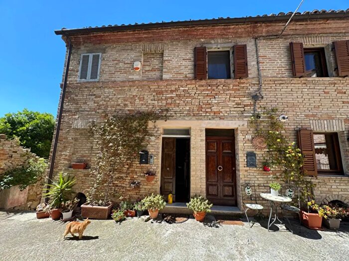 Casa con 5 locali in vendita in Via Guglielmo Oberdan, Monterubbiano