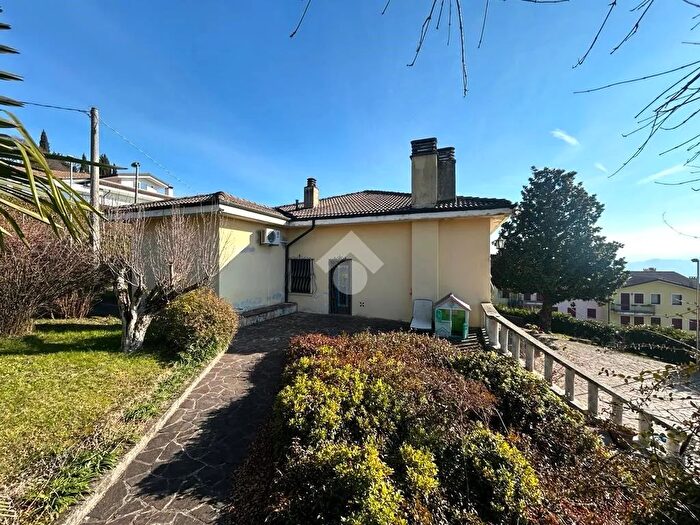 Casa quadrilocale in vendita in Via Poggian, Creazzo