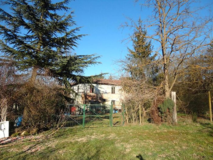 Casa con 6 locali in vendita in Via Roma Carpeneto, Carpeneto