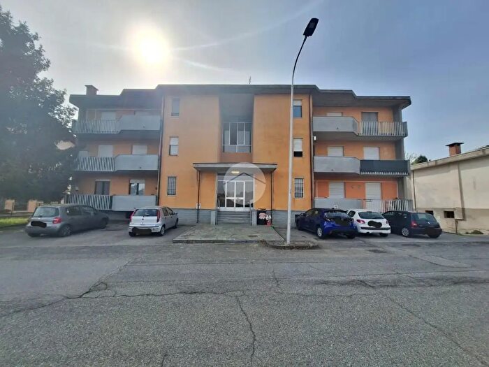 Appartamento trilocale in affitto in Via Romanello, Romano Canavese