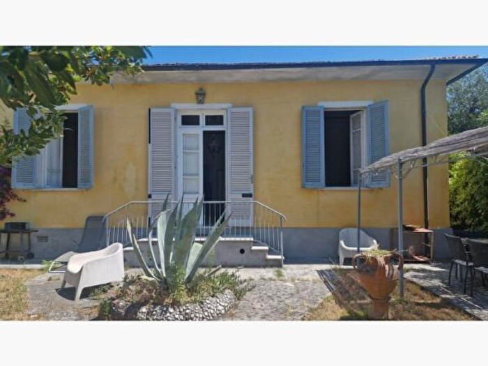 Casa quadrilocale in vendita in Via Eritrea, Pietrasanta