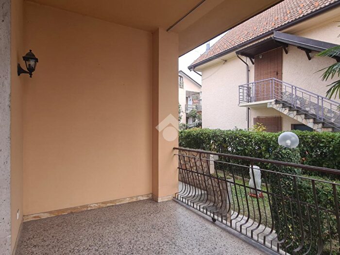 Appartamento quadrilocale in affitto in Corso San Secondo, Bra