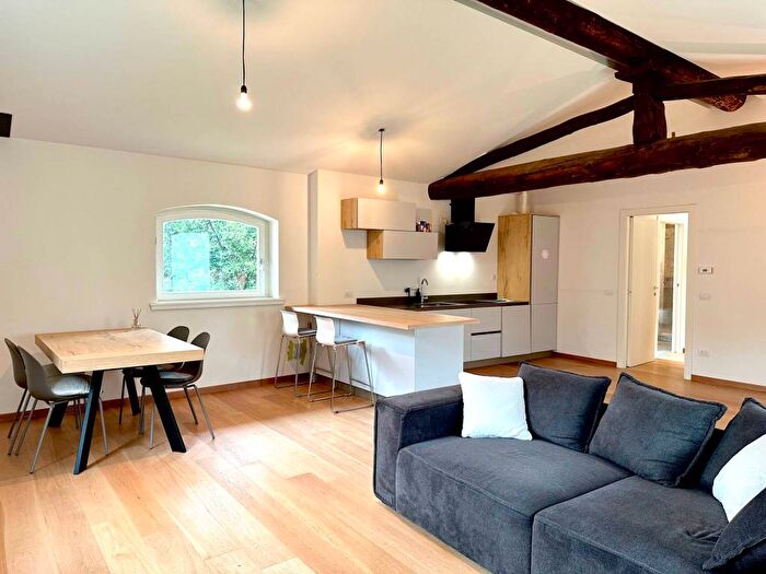 Appartamento trilocale in affitto in Via Ripa, Centro, Alzano Lombardo