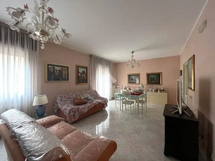 Appartamento trilocale in vendita in Via Servi di Maria, Venezia