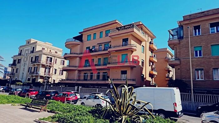 Appartamento bilocale in affitto in Piazza Cesario Console, Roma