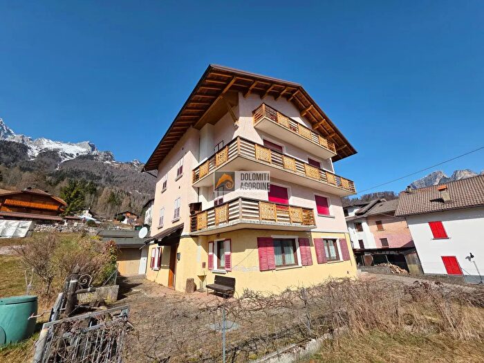 Appartamento trilocale in vendita in Via Novembre, Voltago Agordino